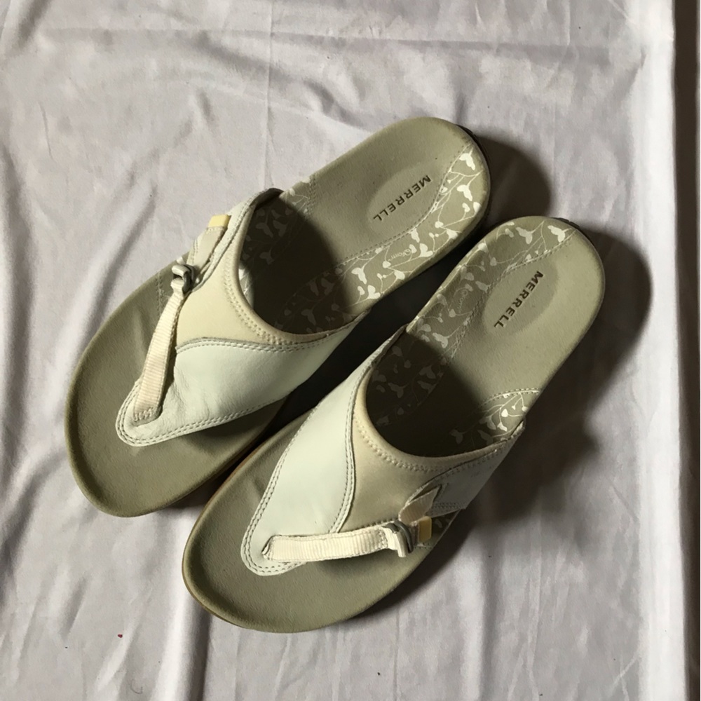 MERRELL SANDALS